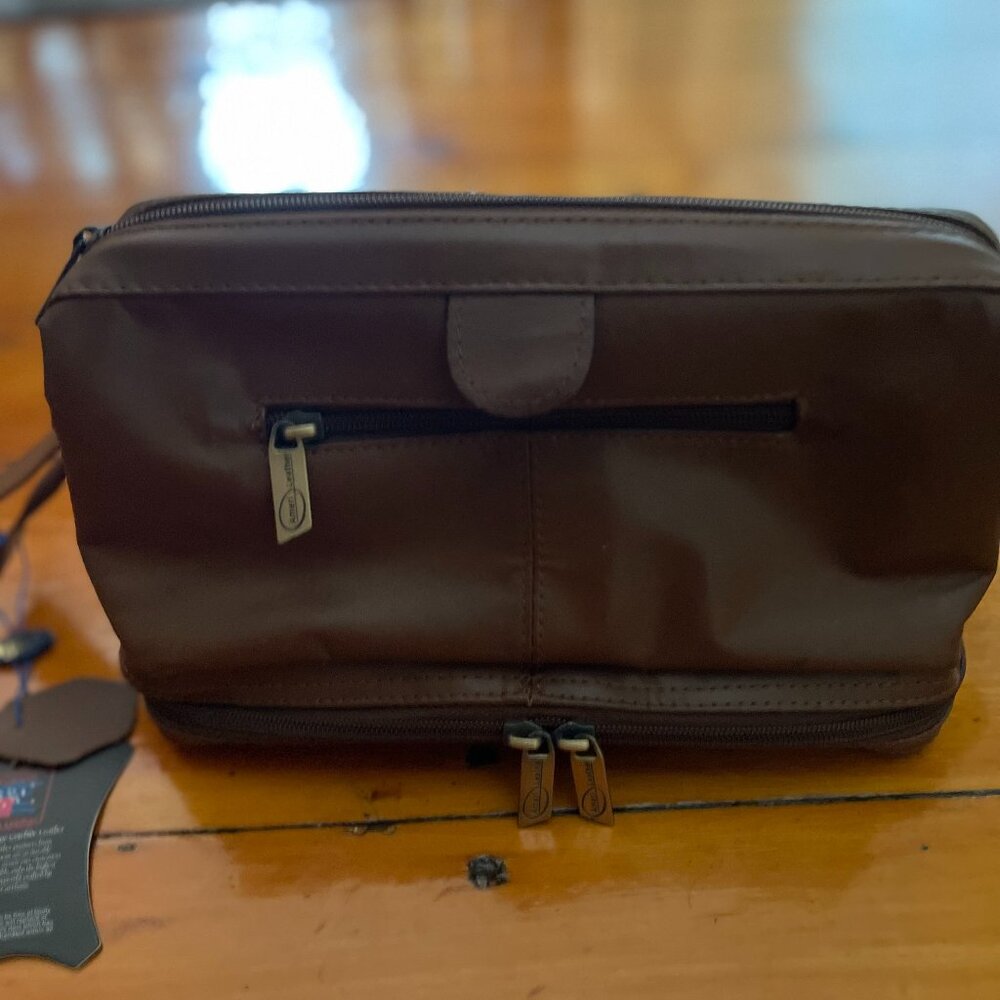 NWT Amerileather Men's Leather Toiletry Bag Brown 6.5 x 11 .5 x 6.75